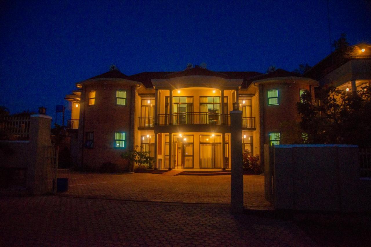 Quality Inn Hotel Кигали Экстерьер фото
